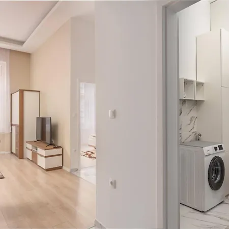 Spacious 2-bedroom Near The Danube And Rudas Bath * Budapesta