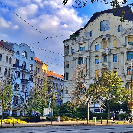 Apartmán Spacious 2-bedroom Near The Danube And Rudas Bath *