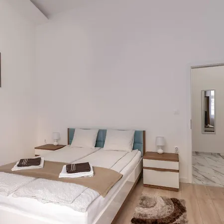 Spacious 2-bedroom Near The Danube And Rudas Bath * Budapešť