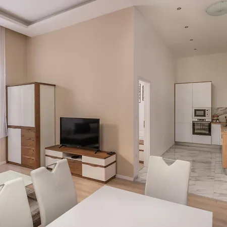 Spacious 2-bedroom Near The Danube And Rudas Bath Apartmán *