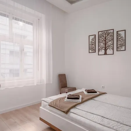 Spacious 2-bedroom Near The Danube And Rudas Bath * Budapešť