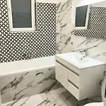 Apartment Spacious 2-bedroom Near The Danube And Rudas Bath *
