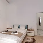 Spacious 2-bedroom Near The Danube And Rudas Bath * Budapest
